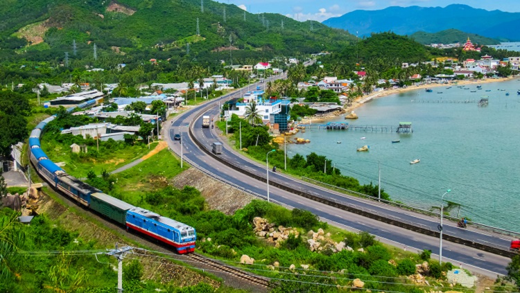 Vé Tàu Hà Nội Đi Đồng Hới (Quảng Bình) - DSVN Chỉ 239.000đ