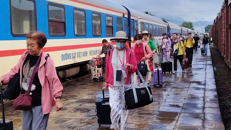 DSVN Cập Nhật Biểu Giá Vé Hành Khách Và Cước Phí Vận Chuyển Mới Từ 8/3